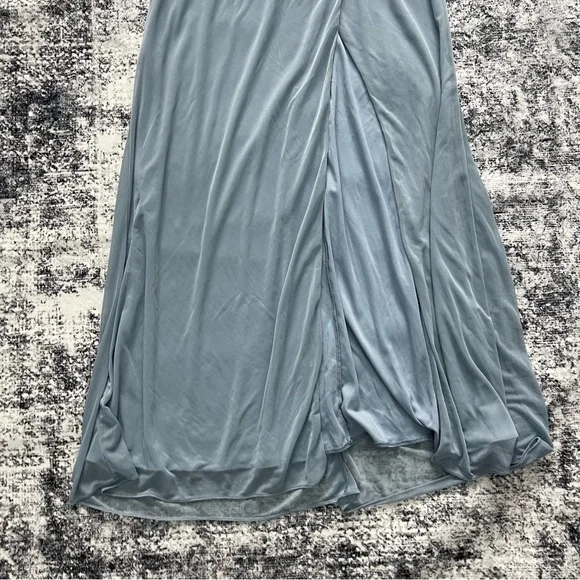 🥒 Azazie Abriana Long Sleeve Princess Halter Floor Length Bridesmaid Dress 6 - Picture 6 of 9